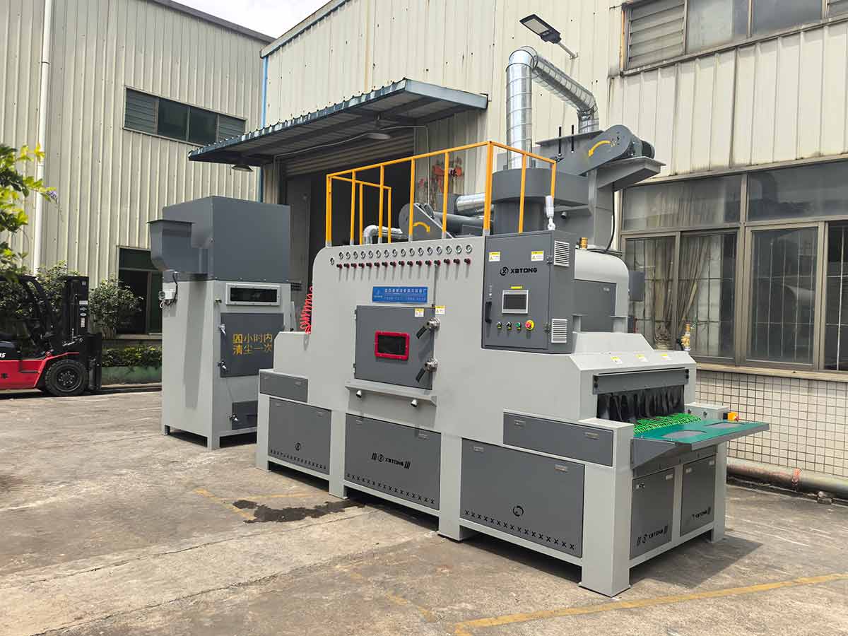 深圳百超噴砂機(jī)生產(chǎn)廠家制造的輸送式自動(dòng)噴砂機(jī)實(shí)拍圖片